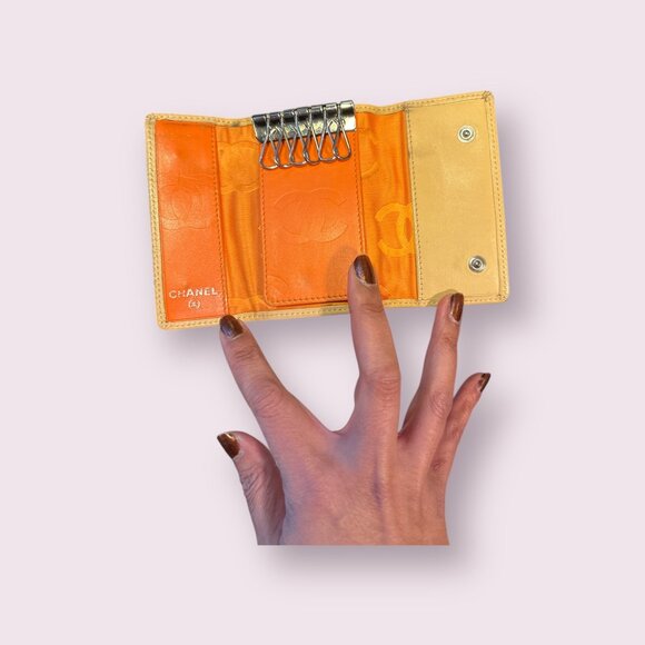 Authentic Chanel Cambon Quilted Leather Key Case | Yellow | Box - Picture 4 of 4